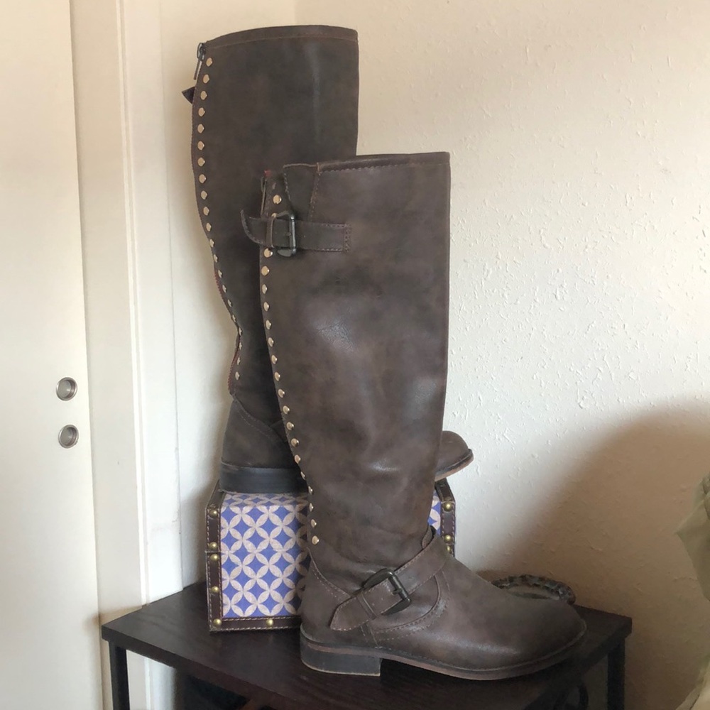 Candie’s Tall Riding Boot Brown with Red Zipper